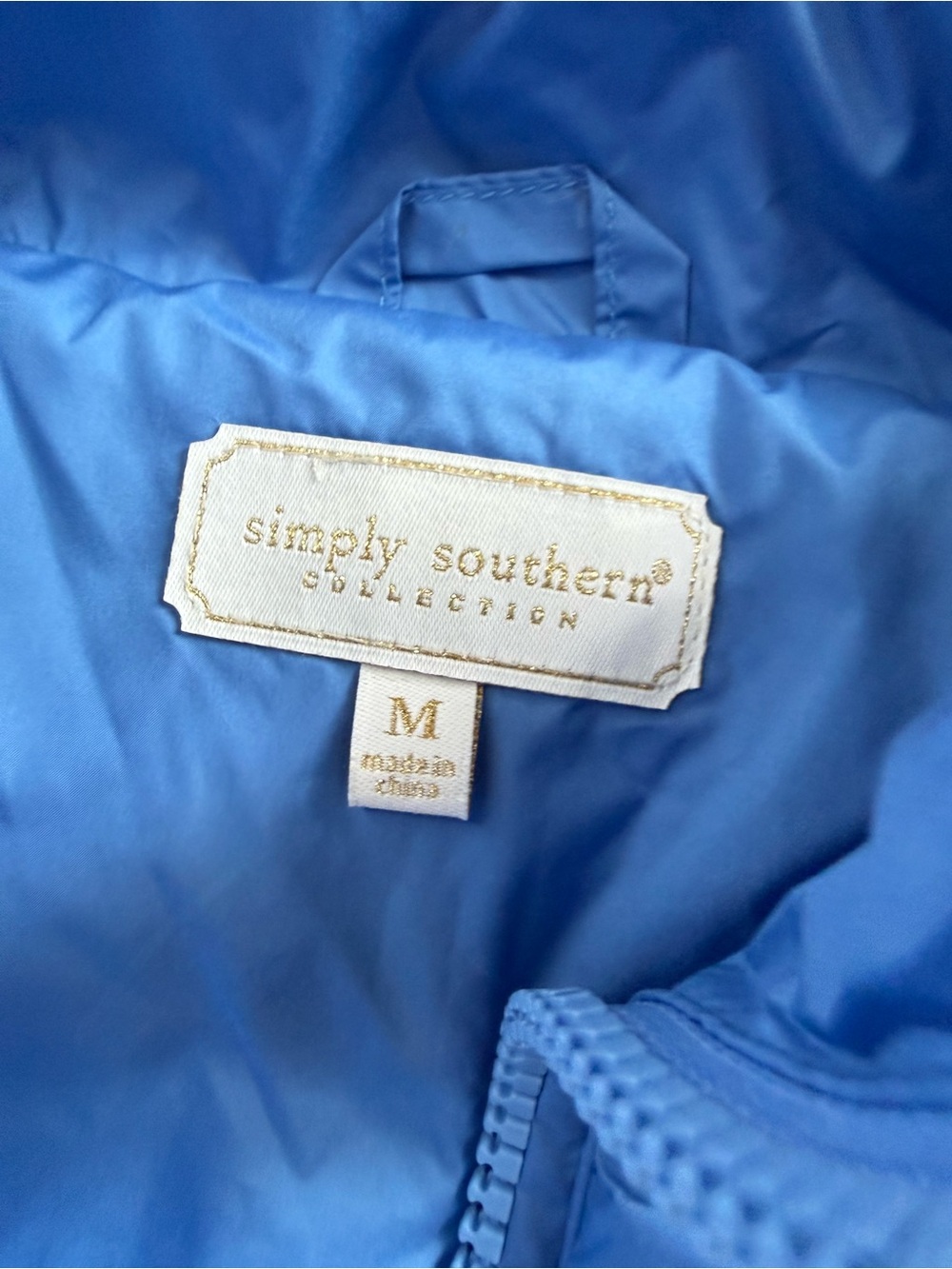 Simply Southern Women’s Blue Cropped Puffer Vest Medium NEW - Picture 3 of 4